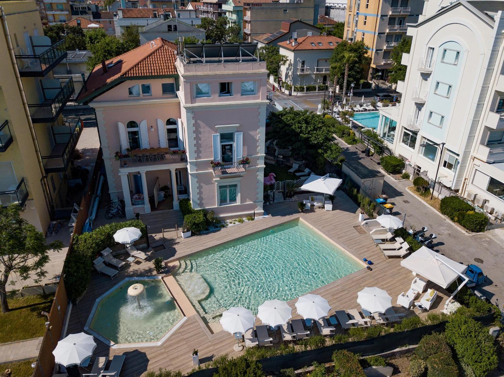 Diffusi Di Fiorita Con Accesso Alle Piscine Della Principale