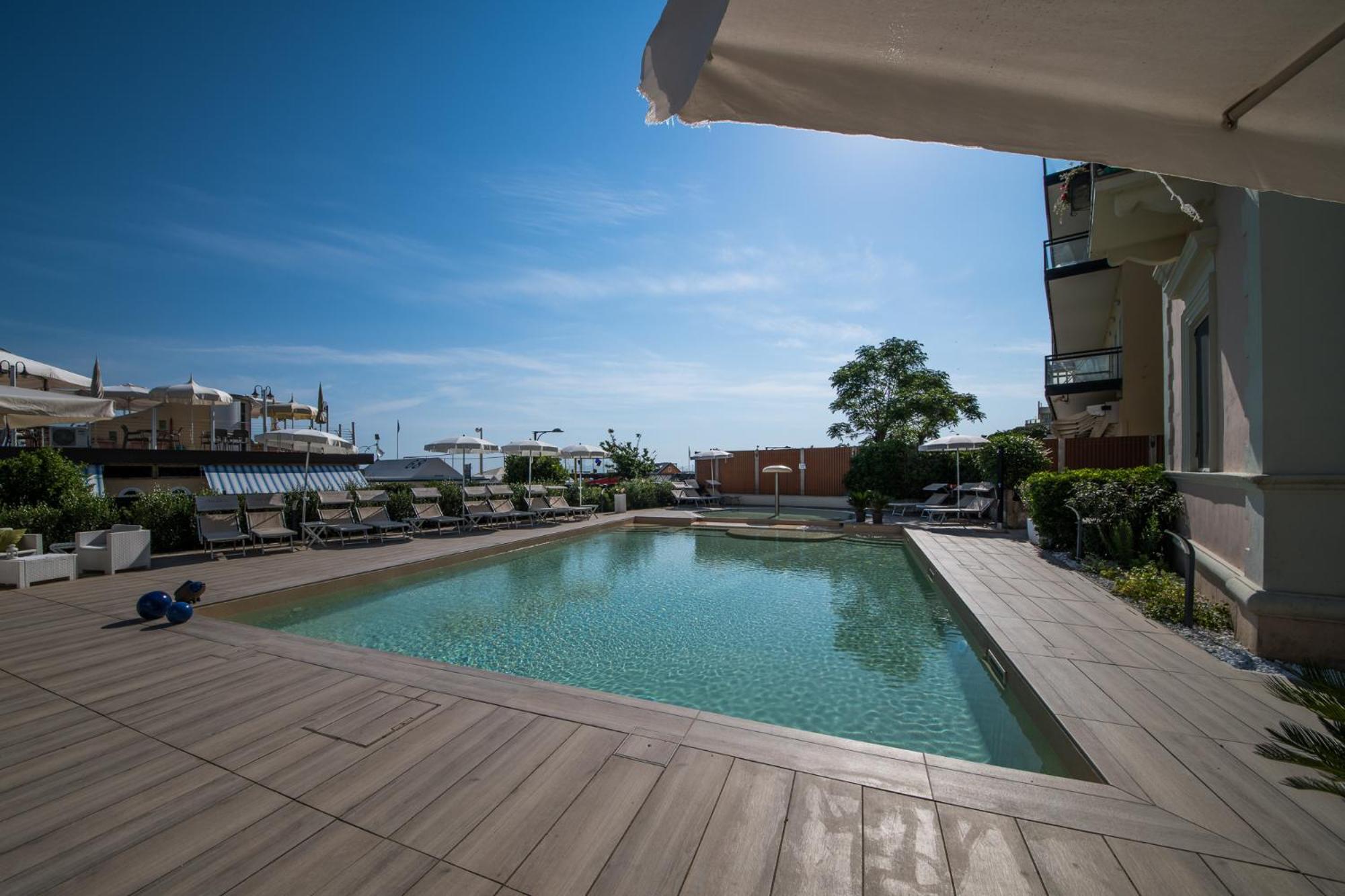 Diffusi Di Fiorita Con Accesso Alle Piscine Della Principale * Cattolica